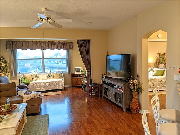 4th image of 1216 Huntington Greens Dr #36