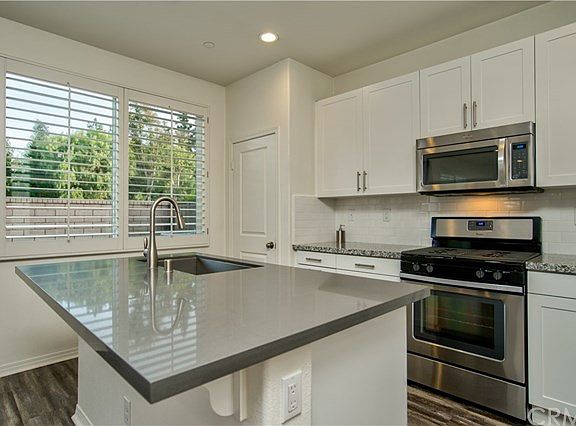 5th image of 409 Encanto Ln