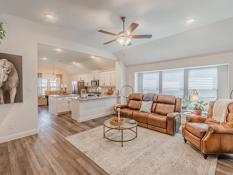227 Hawthorn Dr — Photo 9