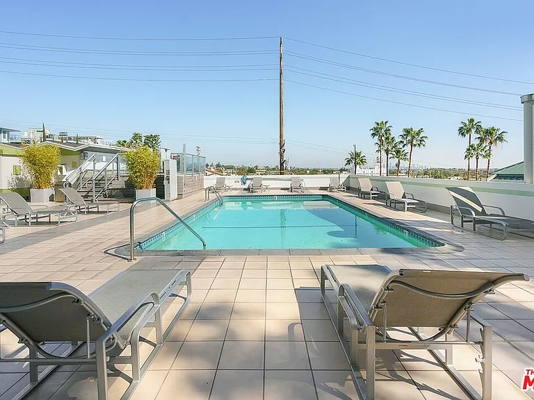 1155 N La Cienega Blvd #1 — Photo 17