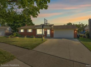 22741 W Keyes St, Taylor, MI 48180