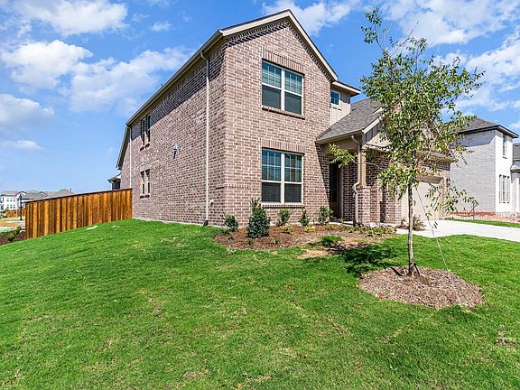 3rd image of 1104 Goldfinch Dr