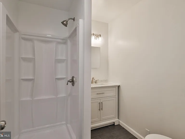 305 S Warminster Rd #B2 — Photo 34