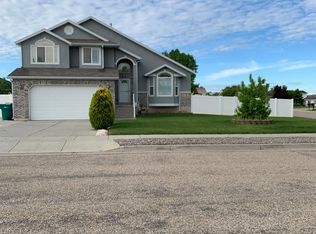 597 W 475 N, Clearfield, UT 84015
