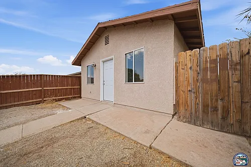 1077 Wozencraft St #2 Photo 1