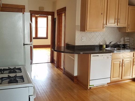 2nd image of 2121 W Berteau Ave APT 2