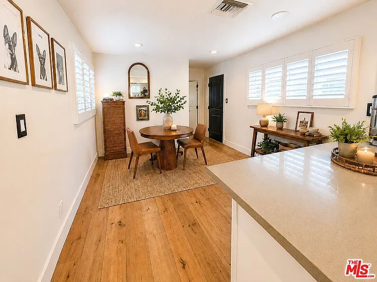 5245 Ventura Canyon Ave — Photo 9