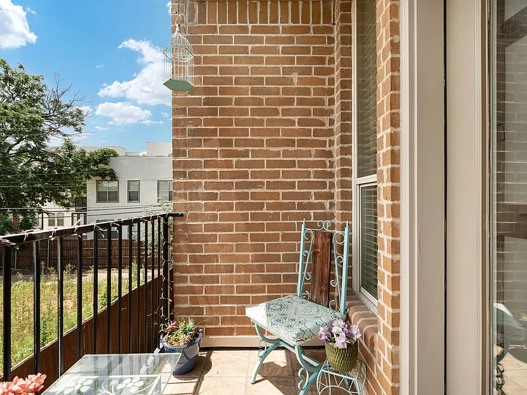 2nd floor balcony