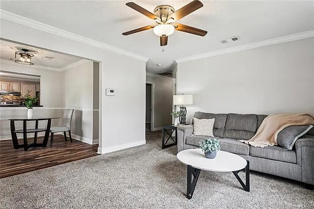 4 bed, 2.0 bath, 1800 sqft, $1,800 — Photo 4