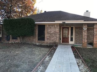 1570 Autumn Breeze Ln, Lewisville, TX 75077