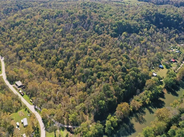 1 Lock Five Rd, Elizabeth, WV 26143