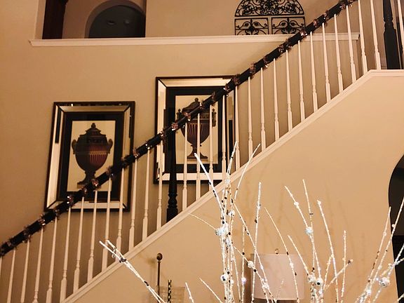 4th image of 714 Round Hill Dr