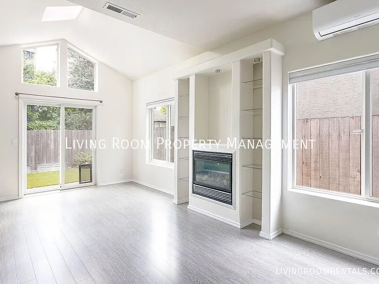 7604 N McKenna Ave — Photo 3