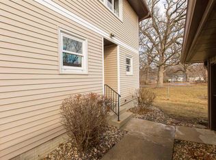 2128 Bicentennial Dr, Cedar Falls, IA 50613