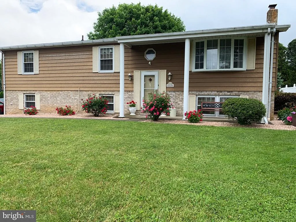 14048 Gardner Ave photo 1