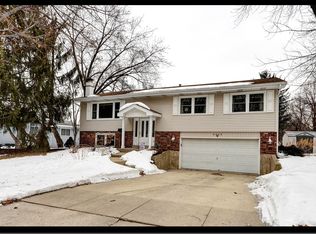 6545 Midhurst Rd, Downers Grove, IL 60516