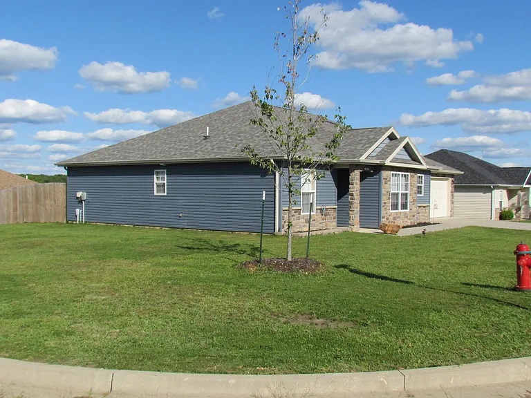 102 Granite Ct — Photo 32