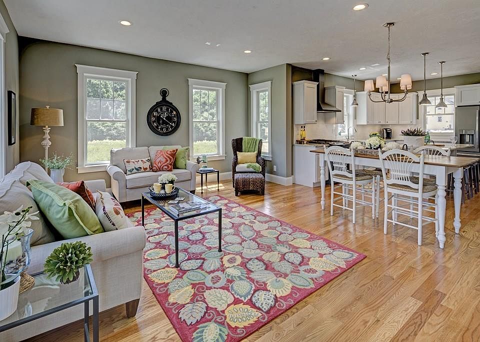 1st image of 23 Follinsbee Ln