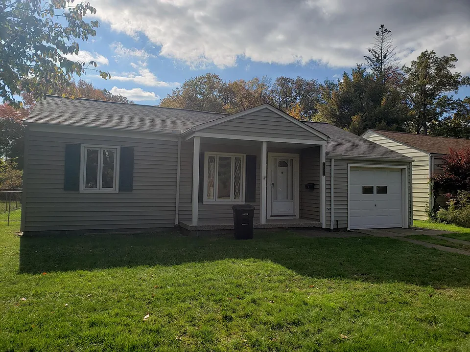 14311 Fairlawn Ave