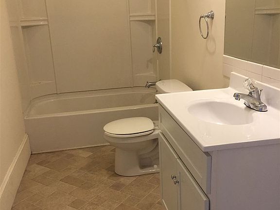 Apt#12 Pic#3