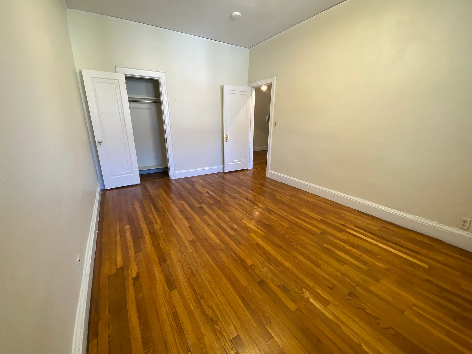 1 bed, 999 sqft, $2,365 — Photo 4