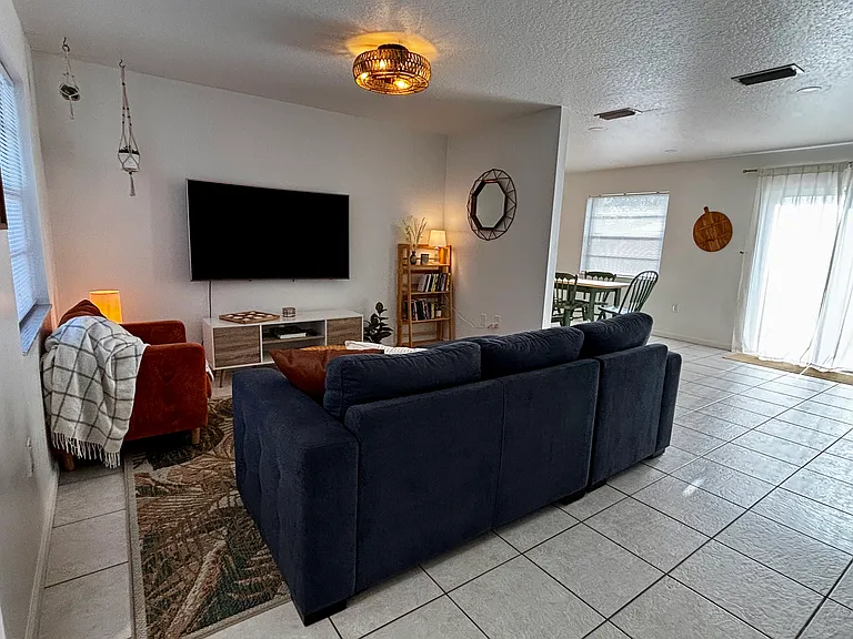 678 Tupelo Dr — Photo 1
