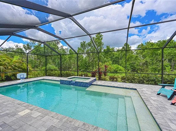 8916 Isabella Cir, Parrish, FL 34219