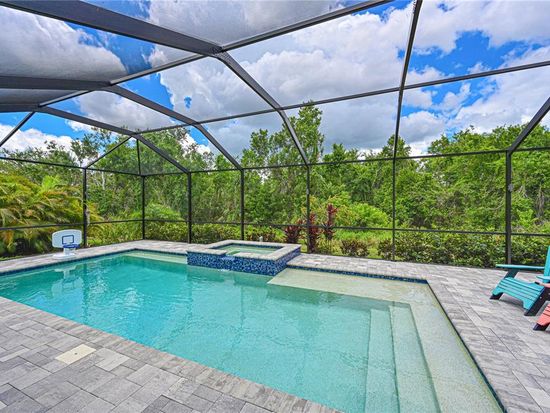 8916 Isabella Cir, Parrish, FL 34219