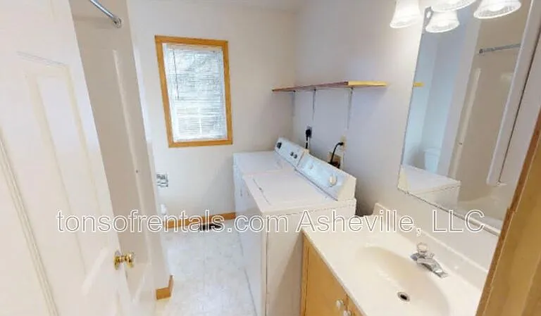 203 W Jordan St — Photo 6