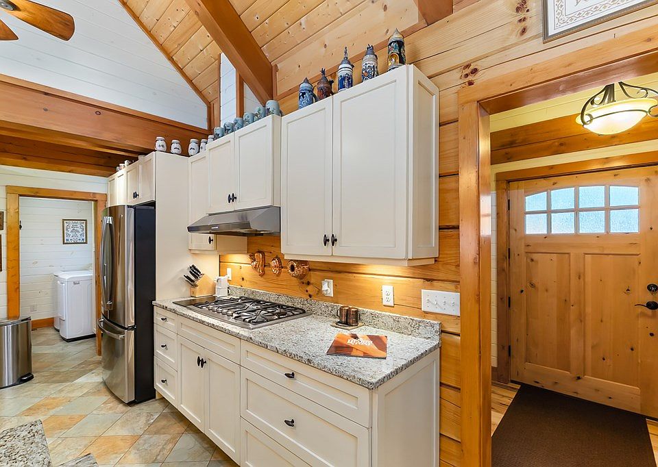 16th image of this home