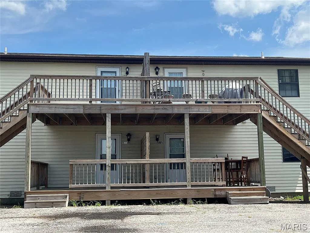 2 bed, 1.0 bath, 980 sqft, $1,295 — Photo 2