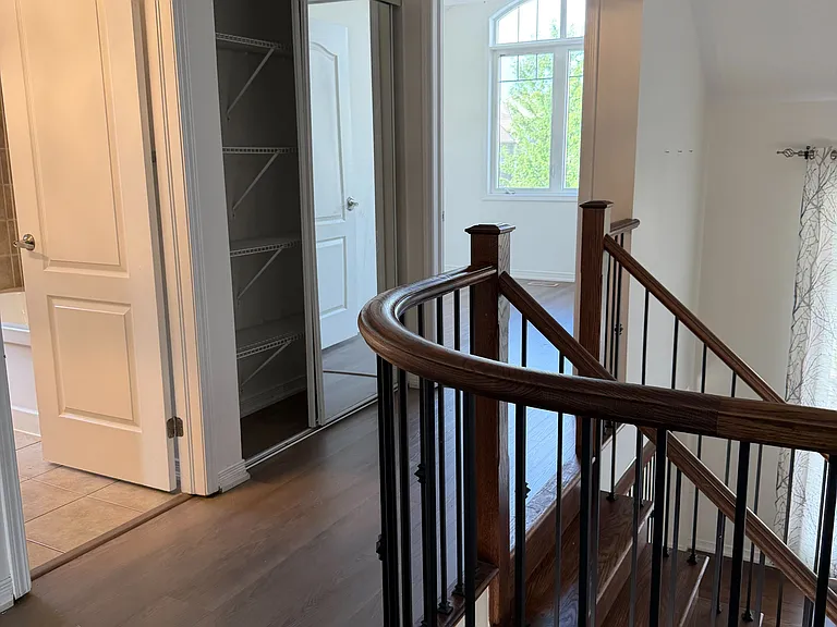 235 Apple Hill Cres — Photo 15