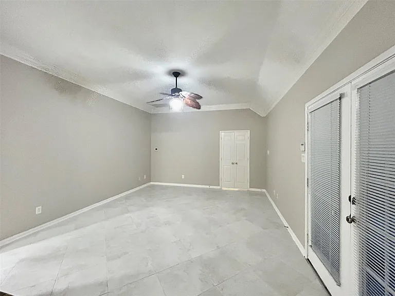 16807 Laguna Springs Dr — Photo 31