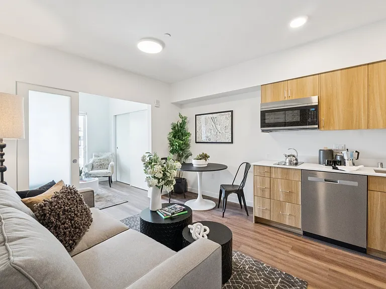 Keystone Apartments — Photo 13