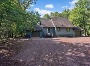 89 Greenwood Rd, Lake Harmony, PA 18624