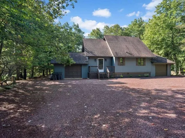 89 Greenwood Rd, Lake Harmony, PA 18624