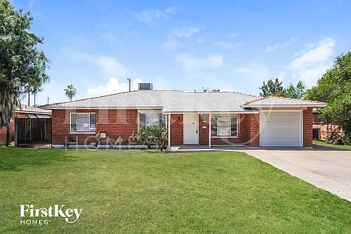 1507 W Berridge Ln Photo 1