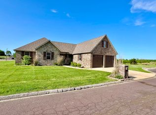 1407 E 14th St, Mountain Grove, MO 65711
