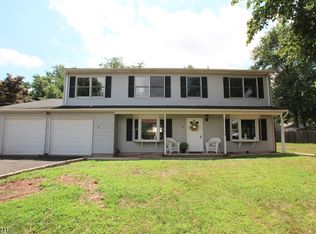 33 Fort St, Somerset, NJ 08873