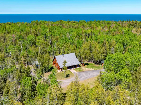 9471 N Coast Shores Rd, Copper Harbor, MI 49918