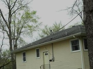 302 W Cedar St, Anamosa, IA 52205
