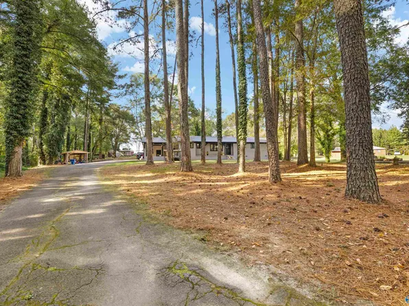 80 Garden Ln, Boaz, AL 35957