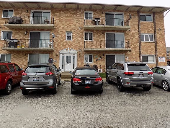2nd image of 10605 Southwest Hwy #1E
