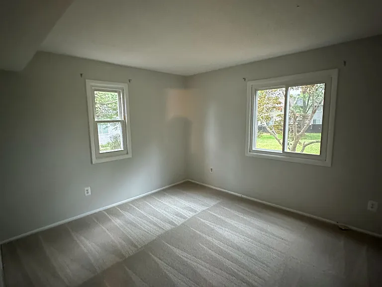 20 Regis Cir — Photo 12