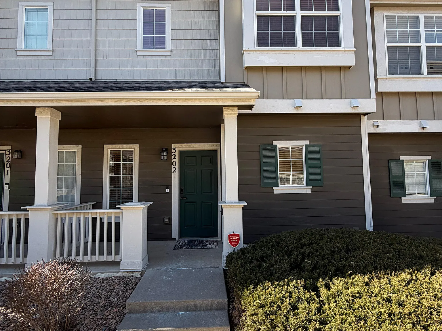 2 bed, 2.5 bath, 1288 sqft, $2,400 — Photo 1