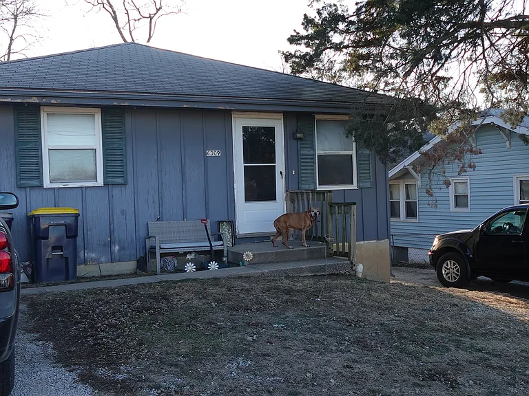 4307 NE Winn Rd — Photo 2
