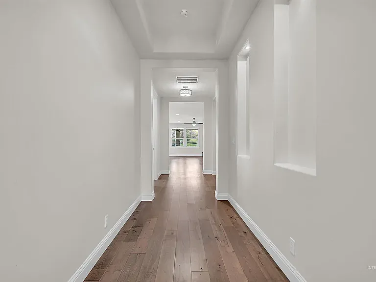 3258 S Arctic Fox Ave — Photo 3