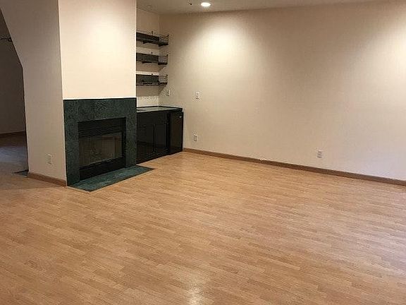 2nd image of 649 Alexander St Unit 5