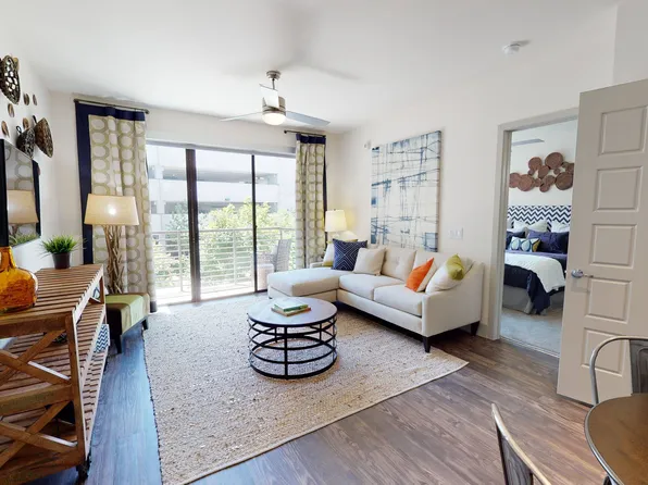 Eleven10 at Farmers Market Apartments