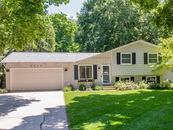 2955 Sunset Rd, Kalamazoo, MI 49009